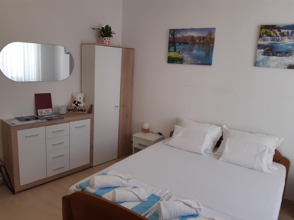 Studio Apartman Tedy Korcula Town Exterior foto